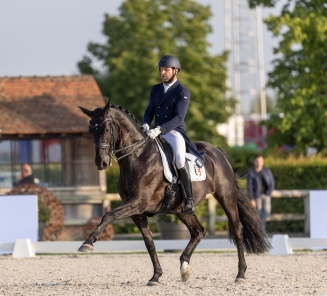 Sam Verheyden en Kryptonite van de Performing Stables