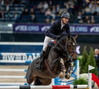 Elitehengst Kafka vd Heffinck op kop op CSIO3* Lisbon